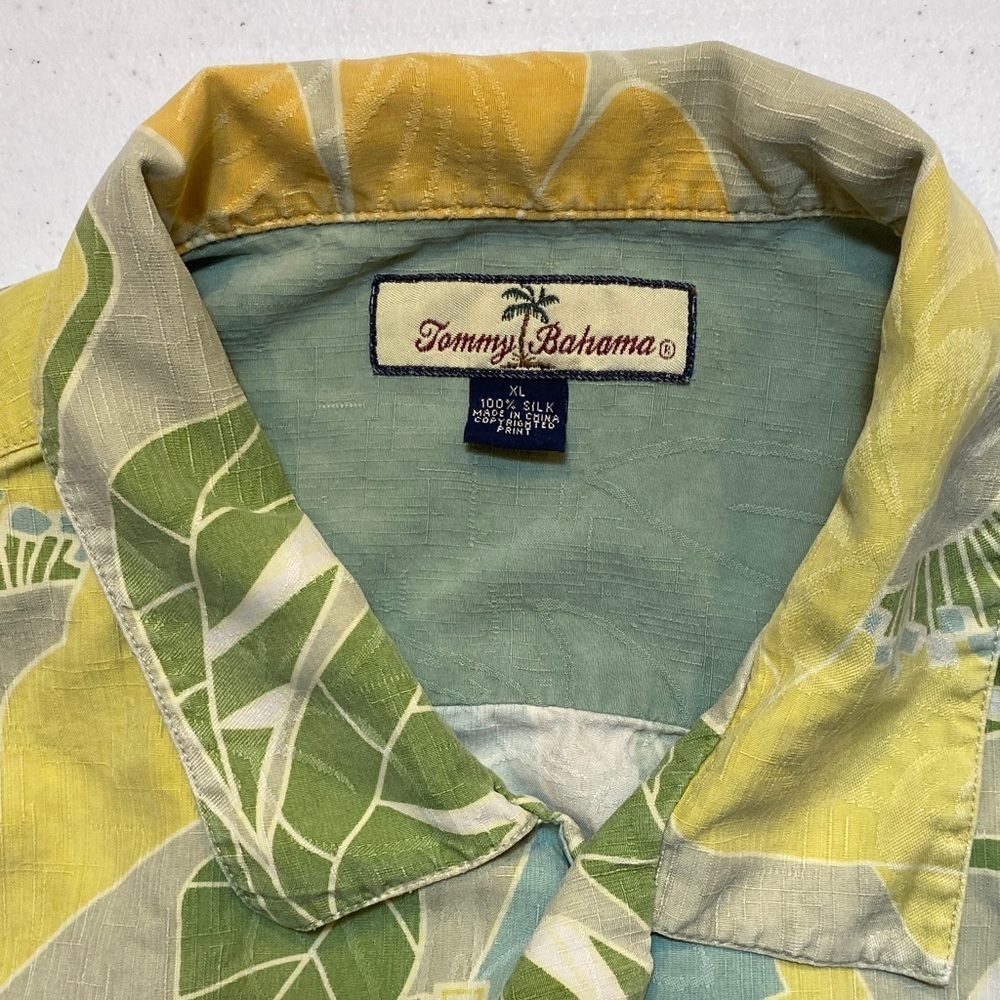 Tommy Bahama Tropical Green and Yellow Shirt size XL
